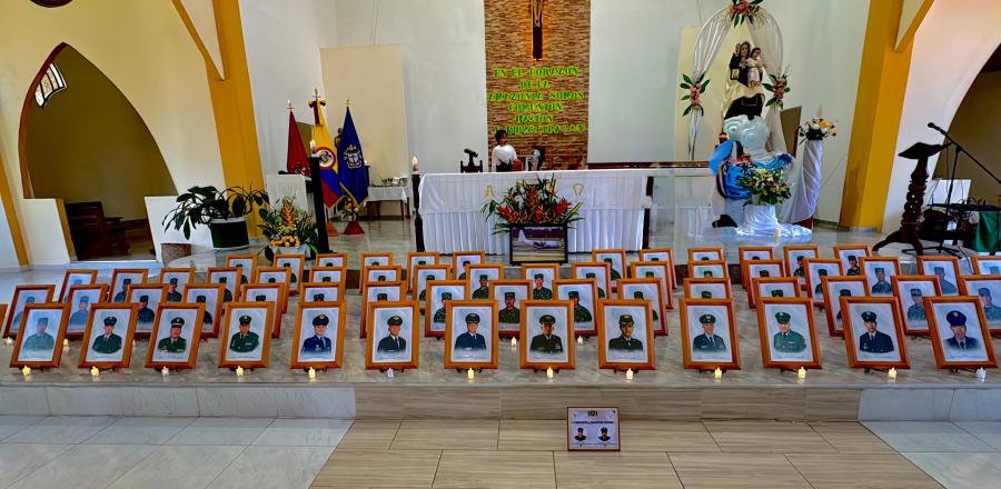 homenaje a militares del accidente aéreo
