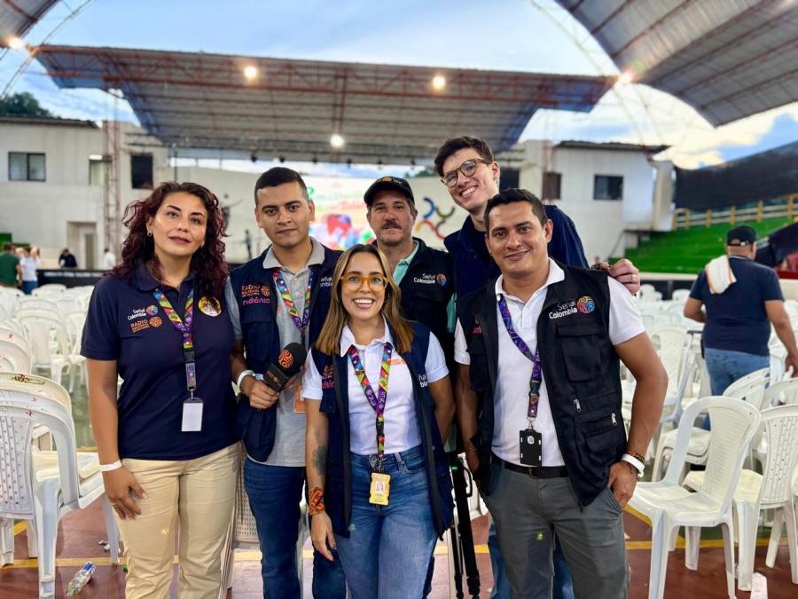 Equipo emisora de paz de Chaparral