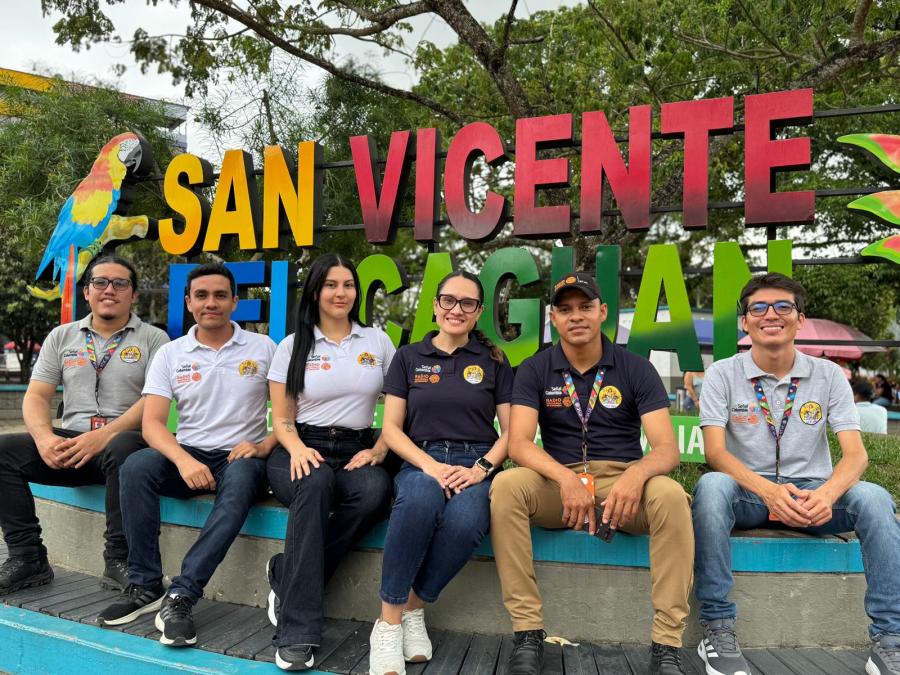 La radio que une territorios voces de paz y resistencia en Colombia