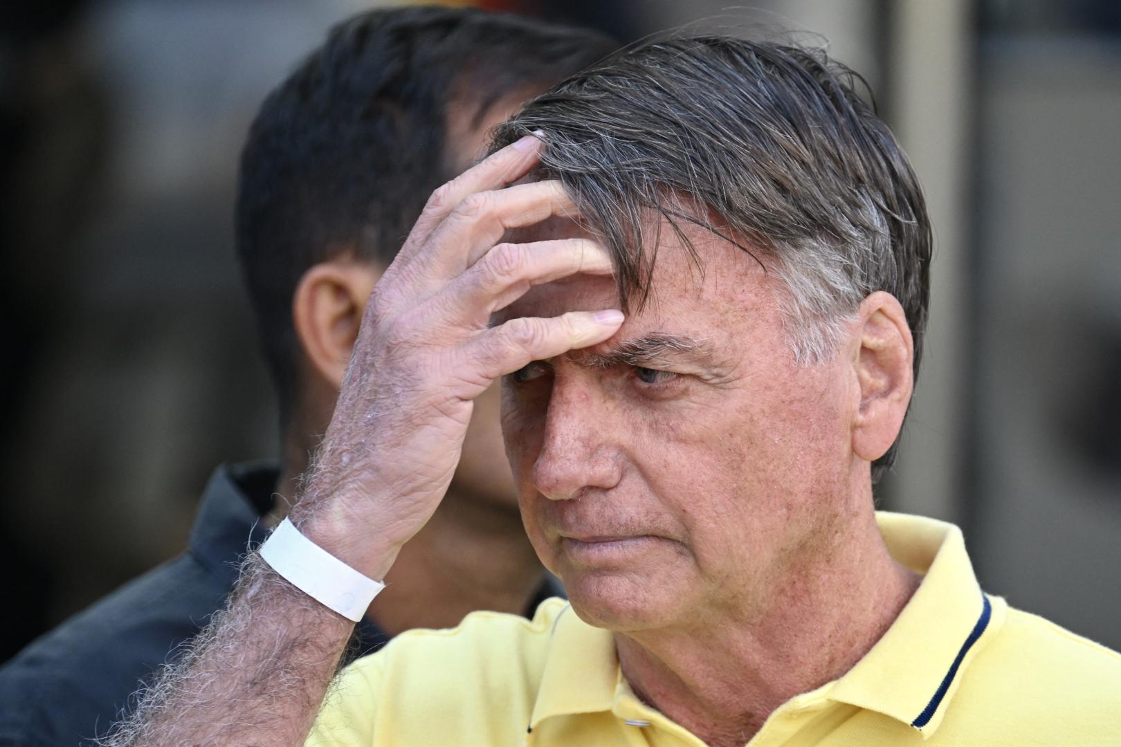 Jair Bolsonaro será vigilado permanentemente por riesgo de fuga