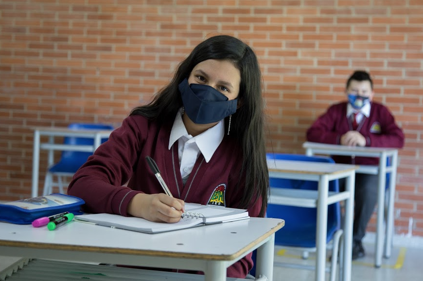 Colegios en Colombia regresarán a la presencialidad el próximo semestre Colegios en Colombia regresarán a la presencialidad el próximo semestre