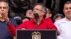 Petro defiende Constituyente y descarta cambiar la Constitución de 1991