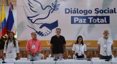 Gobierno lidera mesa de paz con exjefes paramilitares en Valledupar Gobierno lidera mesa de paz con exjefes paramilitares en Valledupar