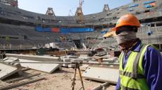 Investigaciones periodísticas revelaron que 6.500 trabajadores fallecieron previo al comienzo de la cita orbital por los abusos laborales en la construcción de los estadios. 