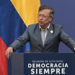 Presidente Petro llama a movilización ciudadana tras absolución a Álvaro Uribe