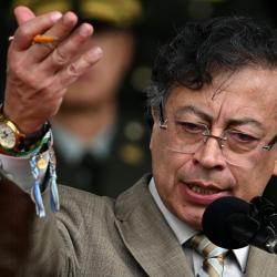 Presidente Petro pide perdón por muerte de siete menores en bombardeo