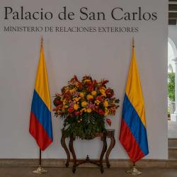 El encuentro presidencial previsto en el puente Atanasio Girardot, en la frontera colombo-venezolana, será reprogramado. Ambos gobiernos reiteraron su voluntad de cooperación.