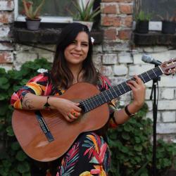 Música de estreno en Radio Nacional: Choke, Ay Mamá y Desnuda por Dentro