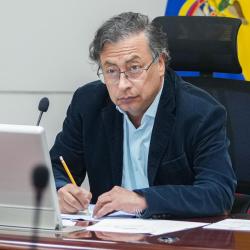 Gsutavo Petro reglamentará el uso legal de cannabis para uso no recreativo