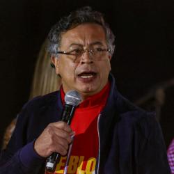 Petro denuncia plan para hacerlo pasar por narcotraficante