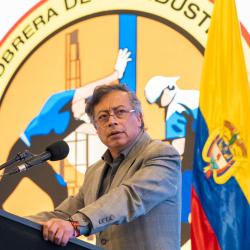 Petro responde a Uribe: alianzas Maduro crisis salud