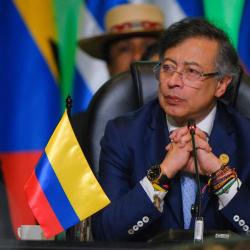 Petro denuncia supuesto acuerdo entre Bautista y De la Espriella