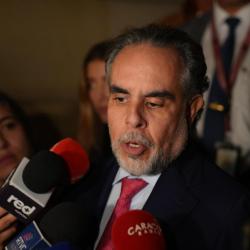 Benedetti critica al Congreso por frenar impuestos a los ricos y hundir reformas sociales