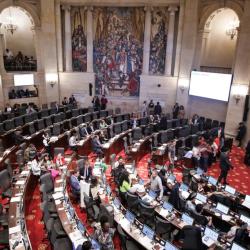 Gobierno y oposición enfrentan debate por viabilidad del plan fiscal y presupuesto 2026