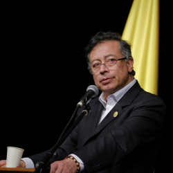 Pronunciamiento Gustavo Petro sobre renuncia del príncipe Andrés