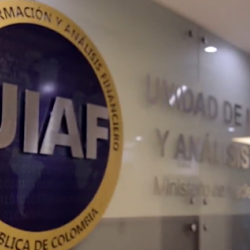 UIAF rechaza inclusión presidente Petro Lista Clinton