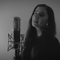 Demo de la Semana: Los aretes de la luna de Ari Villalba