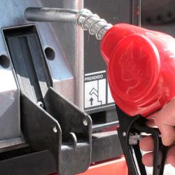 Cuánto baja la gasolina en Colombia 