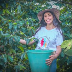 Mujeres rurales del Catatumbo siembran paz y desarrollo con su marca de café “Un Grano para la Paz”
