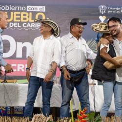 Entrega de tierras gobierno nacional 