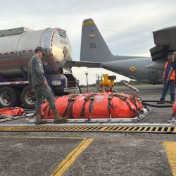 Fuerza Aeroespacial Colombiana transporta 6 mil galones de combustible a Mitú e Inírida