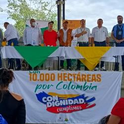 Gobierno entrega más de 750 títulos a campesinos