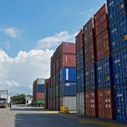 Ecuador impone arancel del 100% a productos colombianos