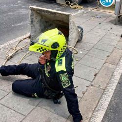 Un video difundido en redes muestra el momento del incidente cerca de la calle 116. Denuncian posibles fallas en señalización y protección para peatones.