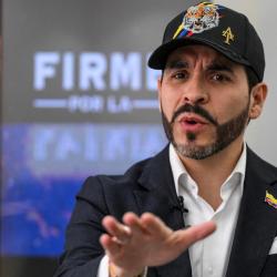 Juez ordena retirar propaganda de Abelardo de la Espriella