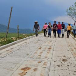 Mejoramiento de vías terciarias Caquetá