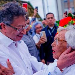 Nosotros ya llegamos a tres millones de abuelas y abuelos con bono pensional: Presidente Petro