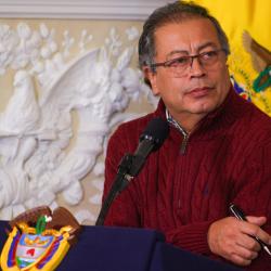 Presidente Petro celebra ingreso al Aiib