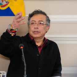 Petro alerta riesgo de desabastecimiento por inundaciones