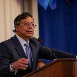 Petro denuncia uso electoral de ayudas a damnificados