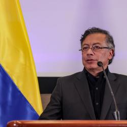 Petro dice que CNE no ha respondido a la ley ni a la Constitución