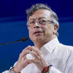 Petro pide levantar suspensión del decreto de emergencia