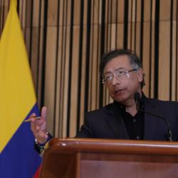 Presidente Petro cuestiona manejo de represas y ordena investigación