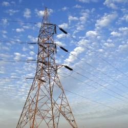 Colombia suspende exportaciones de energía a Ecuador