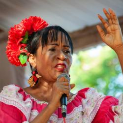 Artista de la semana: los 65 años de la Reina de la Tambora