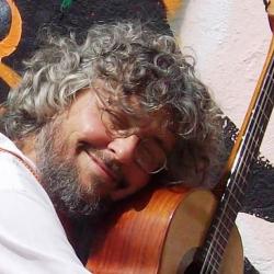 Gustavo Adolfo Renjifo: cantautor y tiplista