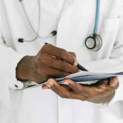 Expertos rechazan suspensión del nuevo modelo de salud