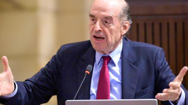 Corte Suprema acusa a Álvaro Leyva por caso de pasaportes en Colombia