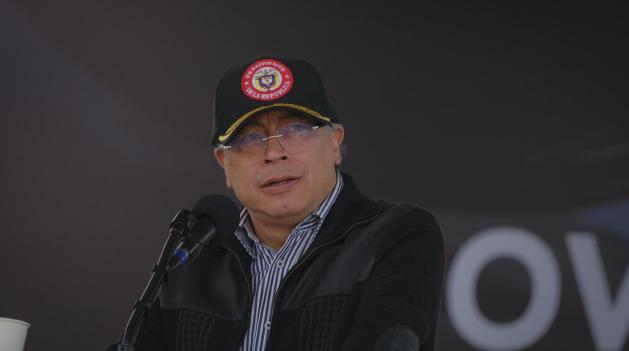 Petro afirma que EE. UU. solo ofreció a Colombia aviones F-16 de segunda mano