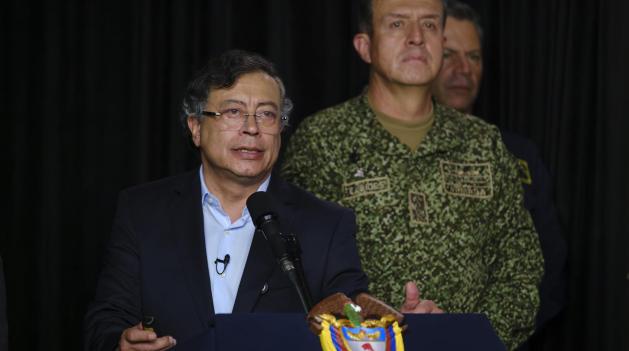 Petro denuncia reclutamiento de menores y anuncia llevar el caso a la CPI