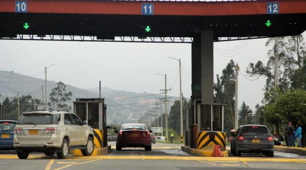 Petro propone eliminar peajes y fortalecer red férrea en Colombia