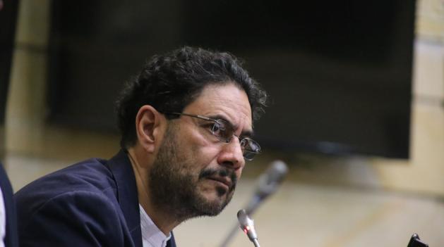 Iván Cepeda denuncia presunto autoatentado de Abelardo de le Espriella