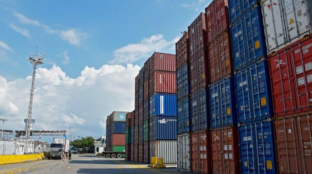 Ecuador impone arancel del 100% a productos colombianos