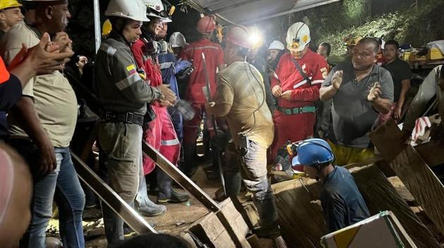Rescate exitoso de 18 mineros atrapados en Remedios, Antioquia tras derrumbe en mina El Minón