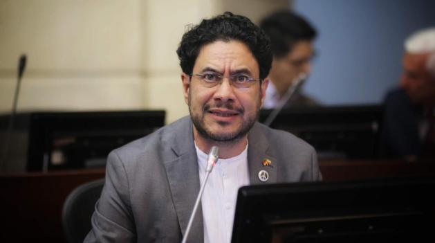 Iván Cepeda queda fuera de consulta presidencial por decisión del CNE