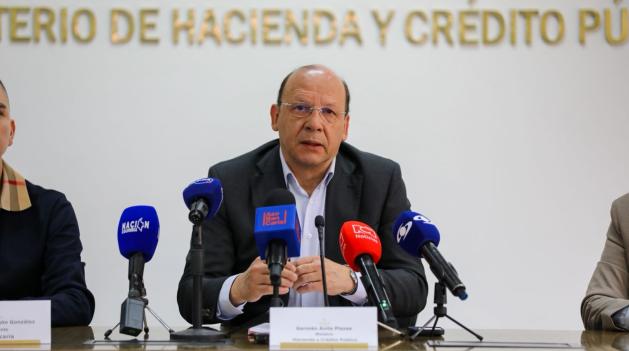 Ministro de Hacienda abandona la junta del Banco de la República ante el alza de la tasa de interés